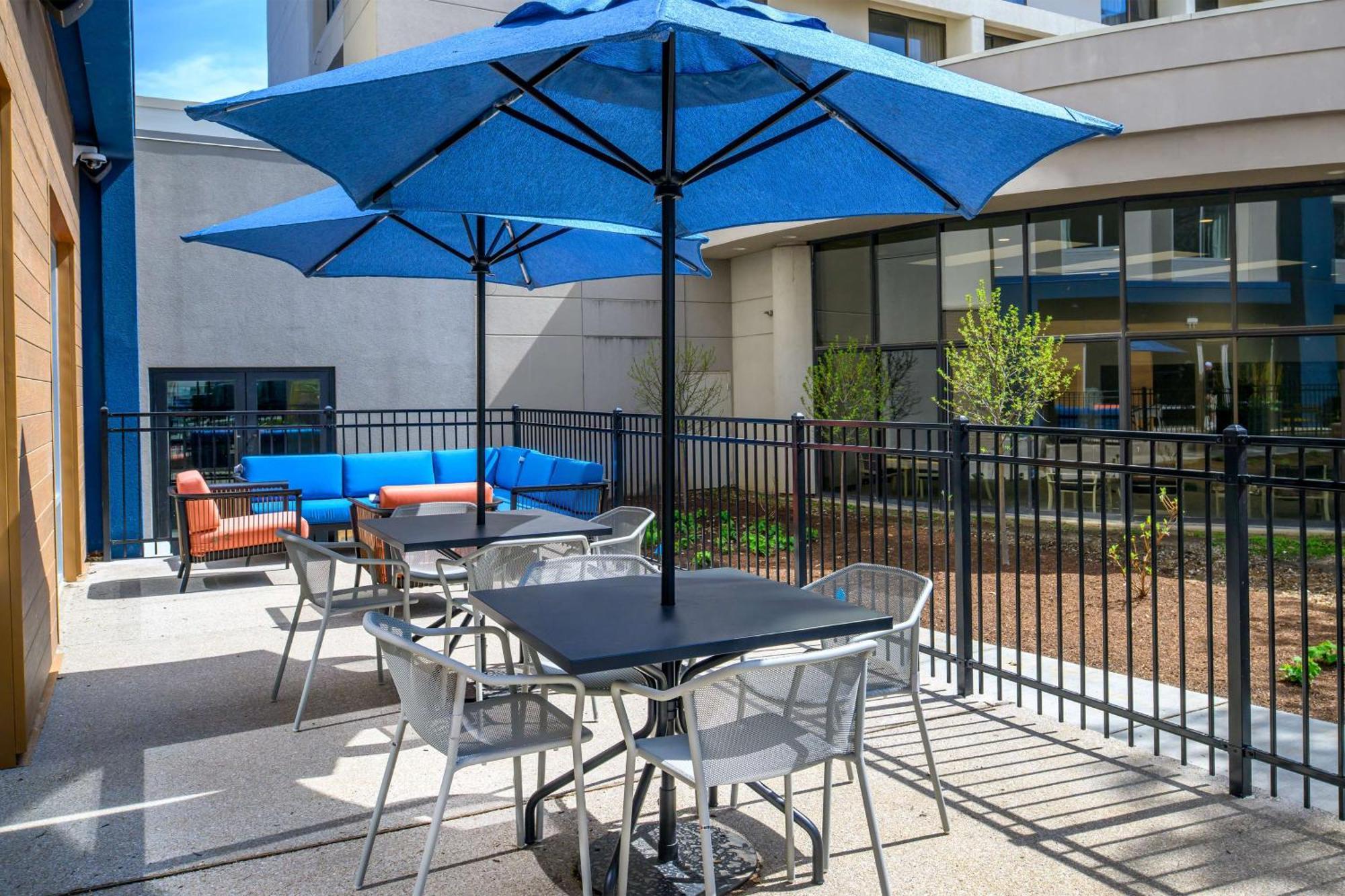 Hampton Inn By Hilton St Louis Airport Woodson Terrace Exterior foto